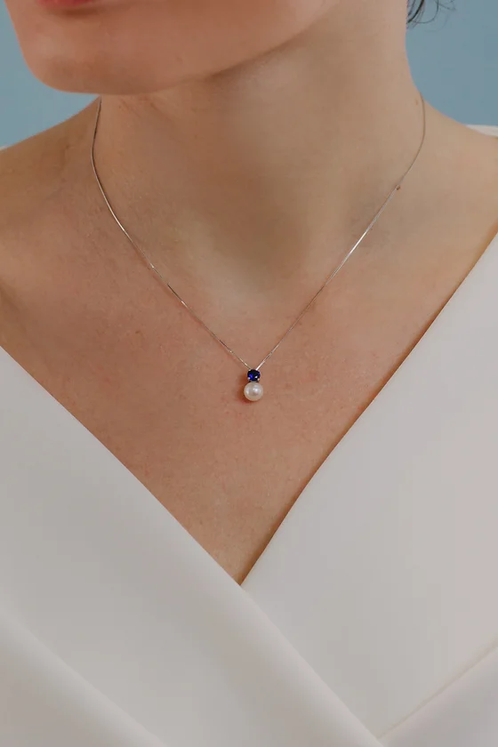 Collana in Oro Perle e Zaffiro tondo 2 Collana in Oro Perle e Zaffiro tondo - immagine 2