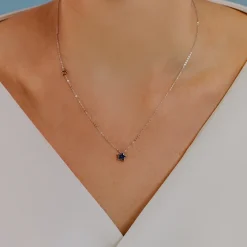 Alternative view of Girocollo in Oro bianco e Zaffiri blu